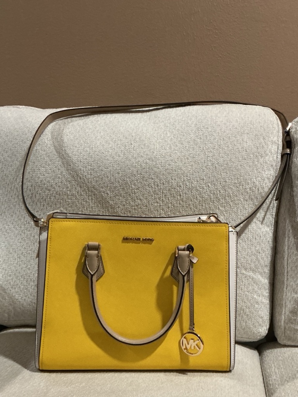 Michael Kors Hope Tote Bag in color citrus